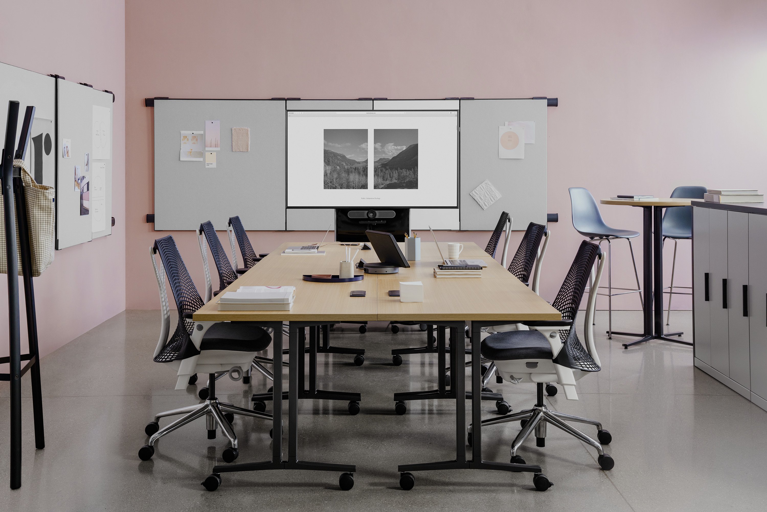 培训家具|书写板|办公家具|（中国）科技公司家具|飞地墙面活动书写板